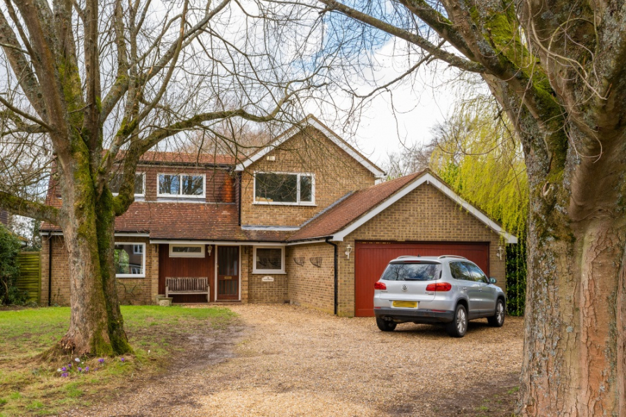 House for sale with 4 bedrooms, Oakway, Studham Fine & Country