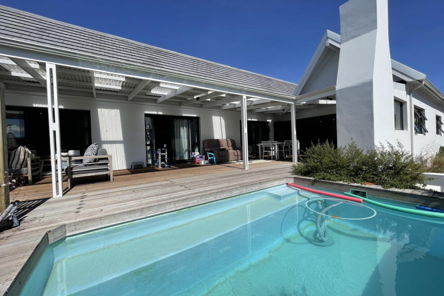 House for sale with 3 bedrooms, 12, Leighton's Estates Fine & Country